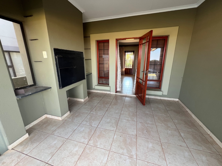 To Let 3 Bedroom Property for Rent in Wilkoppies North West